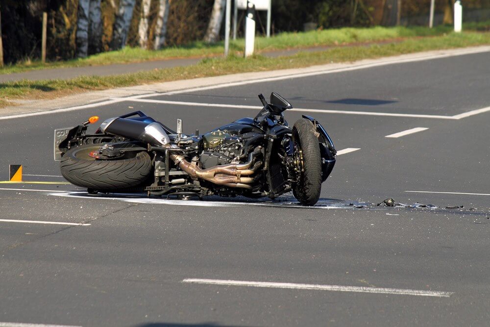 Bakersfield, CA – One Injured in Motorcycle Crash on CA-223