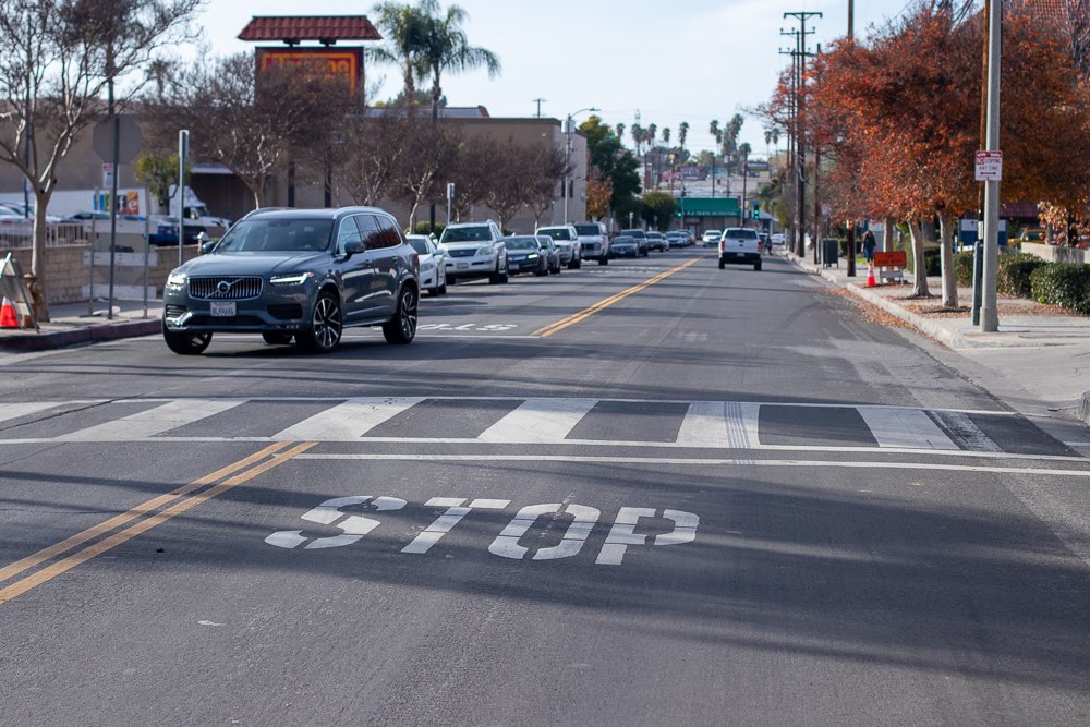Bakersfield, CA – Pedestrian Injured at Kern Canyon Rd and Shalane Ave
