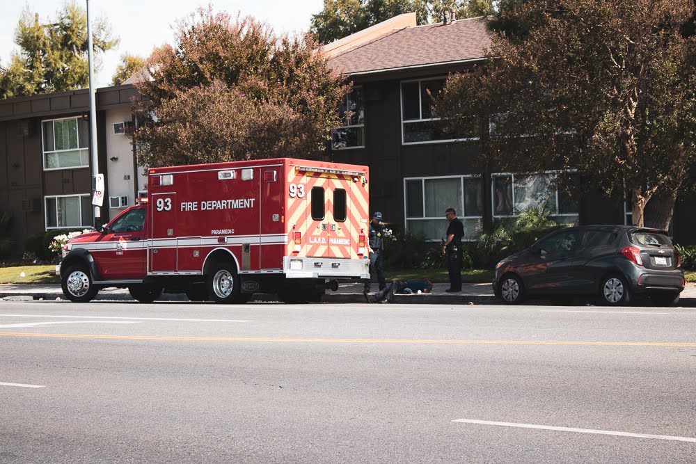 Bakersfield, CA – Bicyclist Struck by Vehicle on Airport Dr