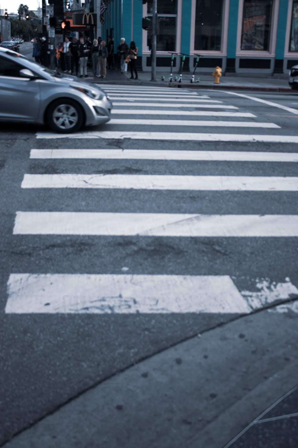 Fresno, CA – Pedestrian Injured in Hit & Run on Jensen Ave