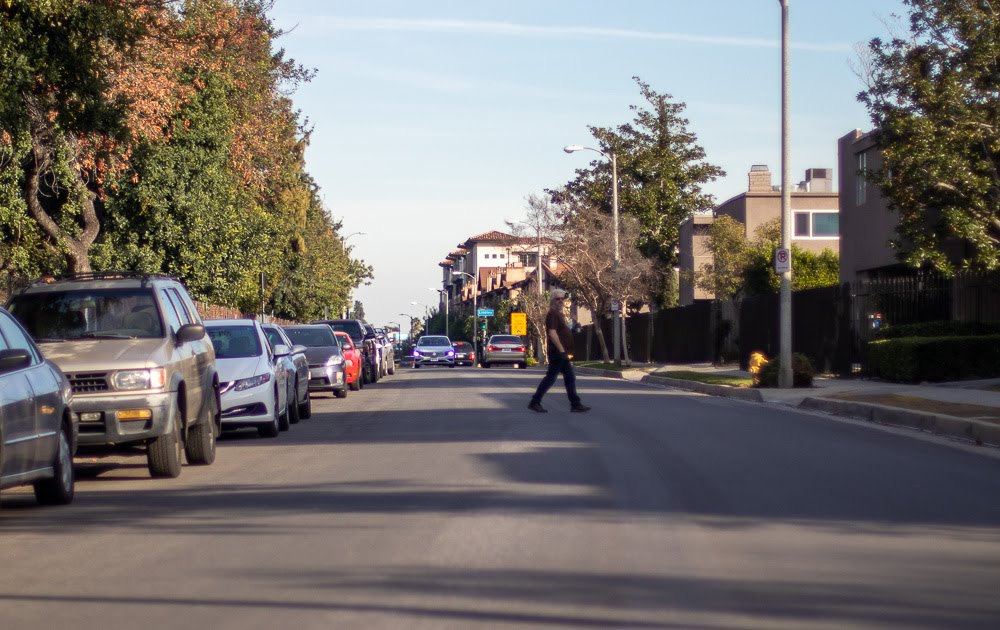 Fresno, CA – Lavonda Mosley, 55, Loses Life in Fatal Pedestrian Crash at Grove & Elm
