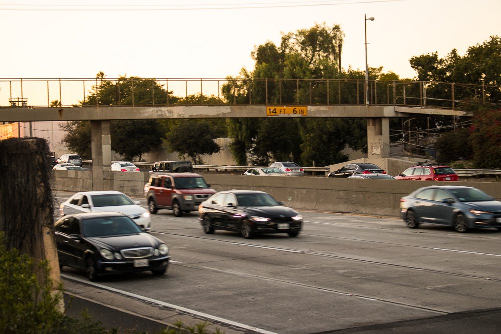 Bakersfield, CA – Woman Killed in Truck Crash on Taft Hwy near Old River Rd