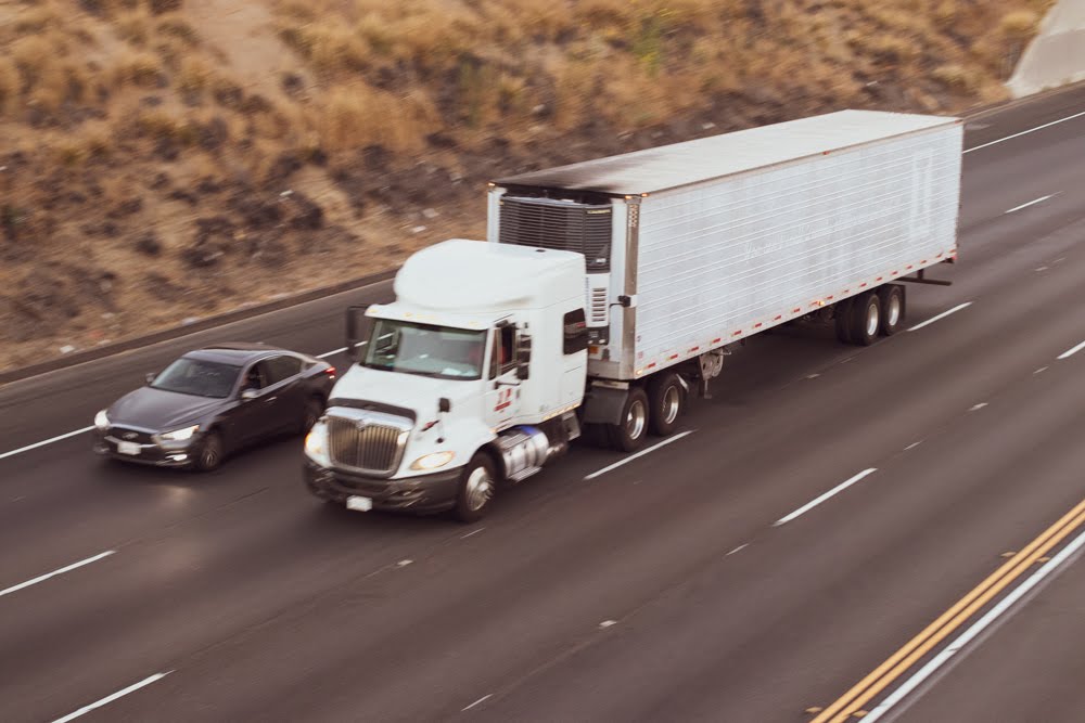 Cabazon, CA – Fiery Cabazon collision kills 1 motorist, critically injures 1 truck driver