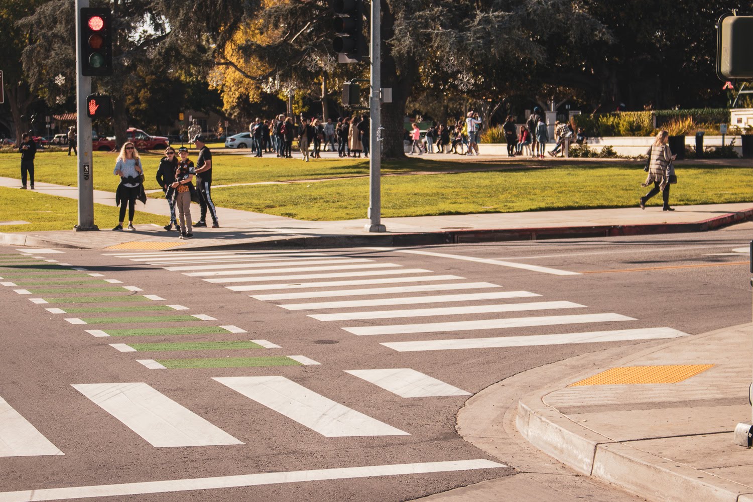 Bakersfield, CA – Fatal Pedestrian Accident on Taft Hwy near Ashe Rd Takes 1 Life