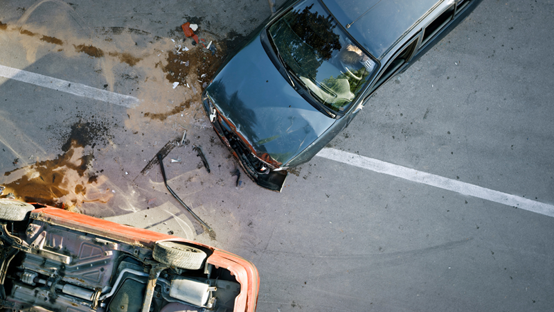 Fresno, CA – A speeding car collides with a truck in Fresno, resulting in one death