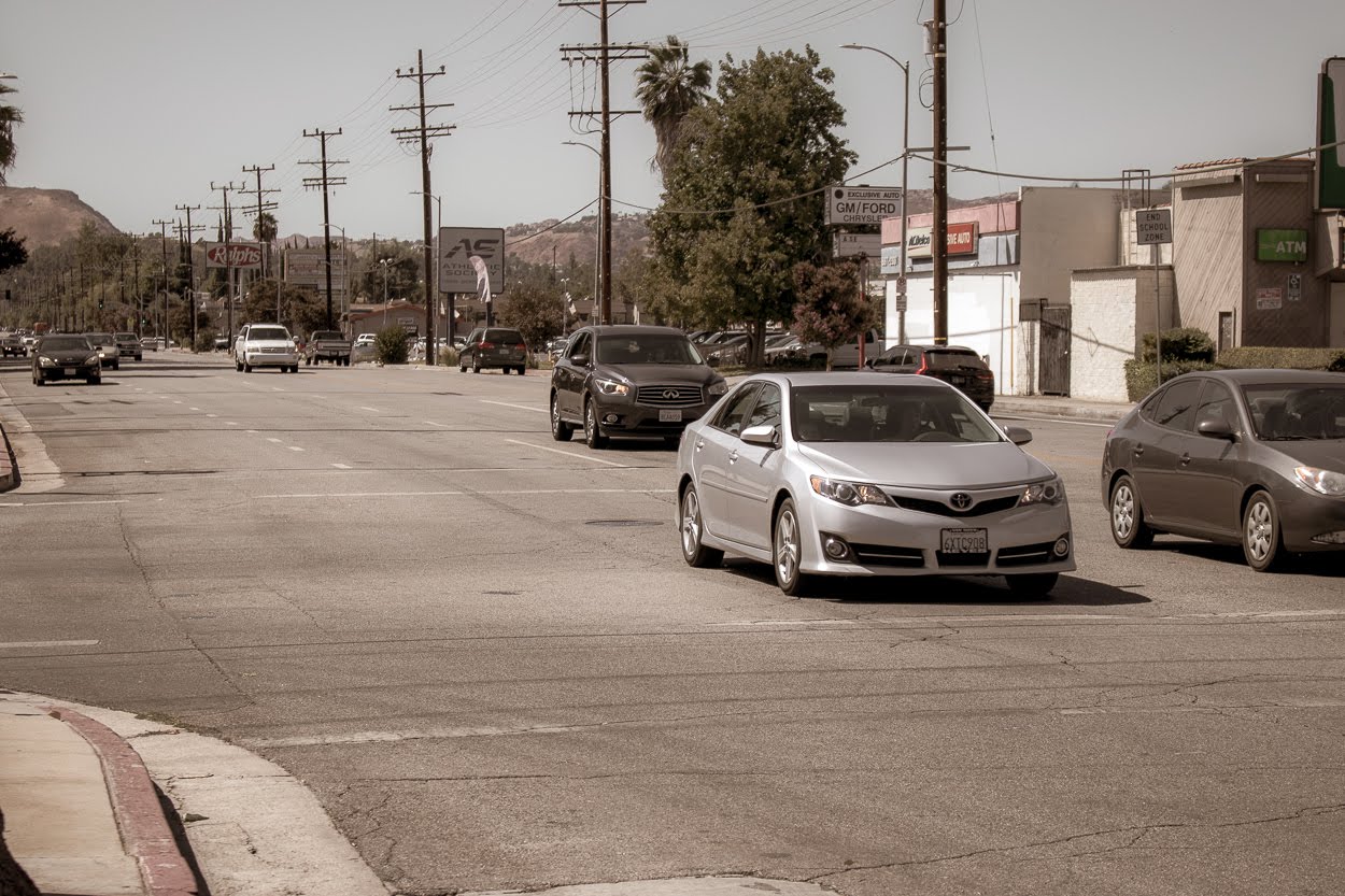 Bakersfield, CA – 68-Year-Old Woman Dies in Head-On Collision on Hwy 178