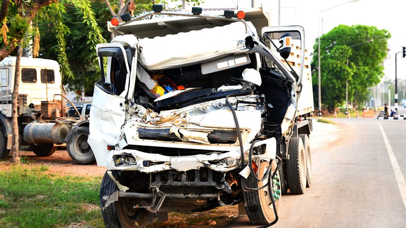 Los Banos, CA – One dead in Los Banos semi-truck crash, according to the CHP